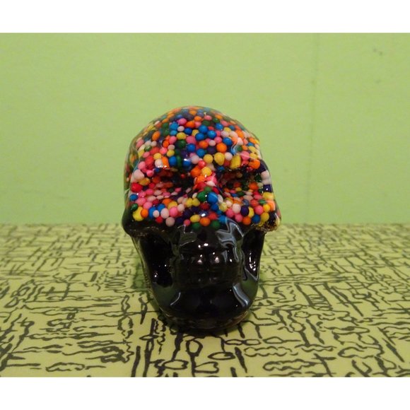 Small Rainbow Sprinkles Resin Skull oddity curiosity witchy pastel goth gothic - Picture 8 of 15